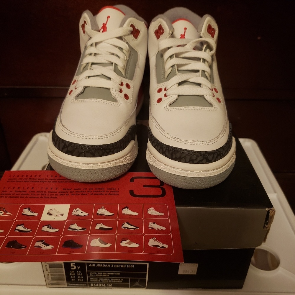 Brand new Jordan Retro 3 size 5 (never worn
